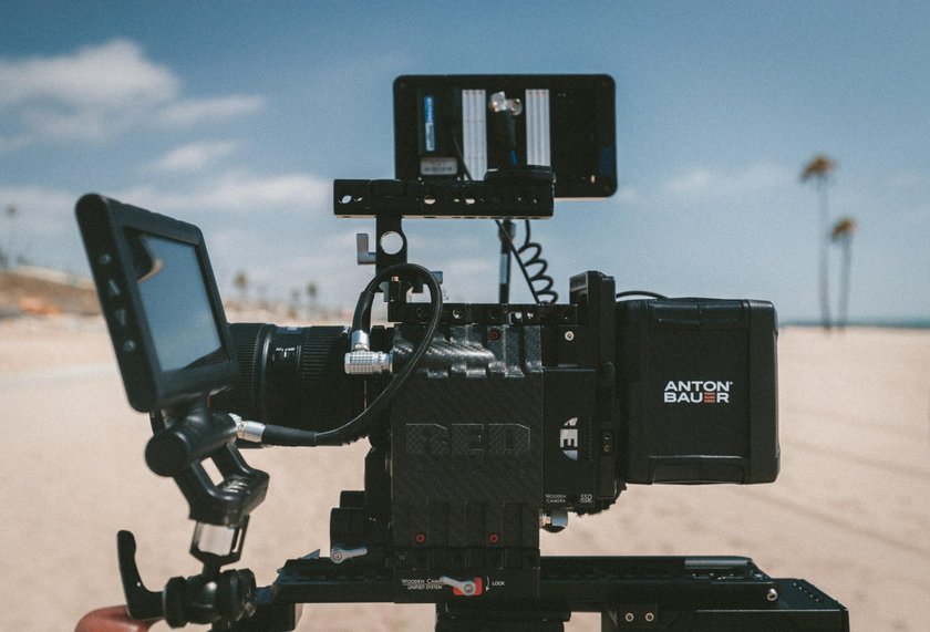 Best Vlogging Cameras of 2025: Top Picks for Every Content Creator | Skylum Blog(16)
