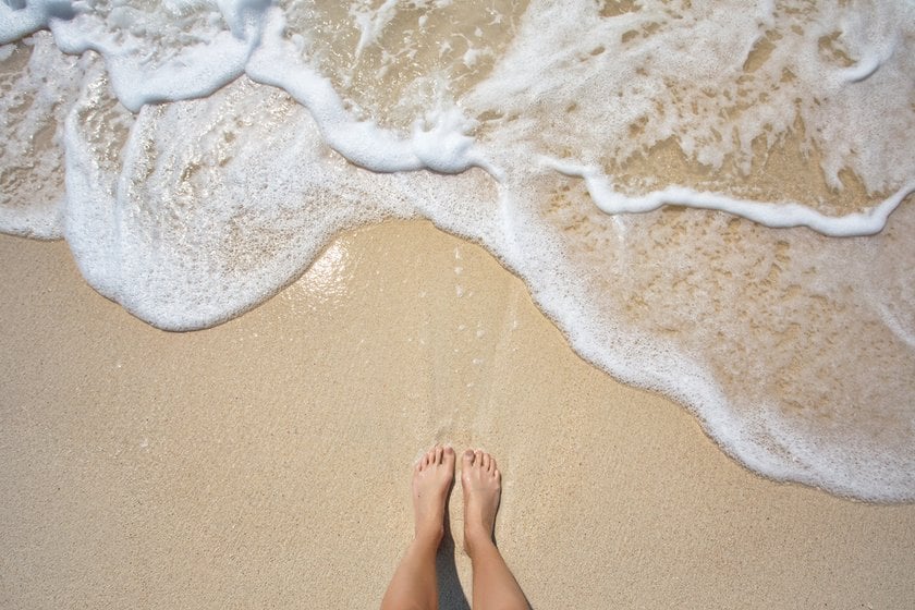 Feet Content Ideas: Inspiration For Poses | Skylum Blog(3)