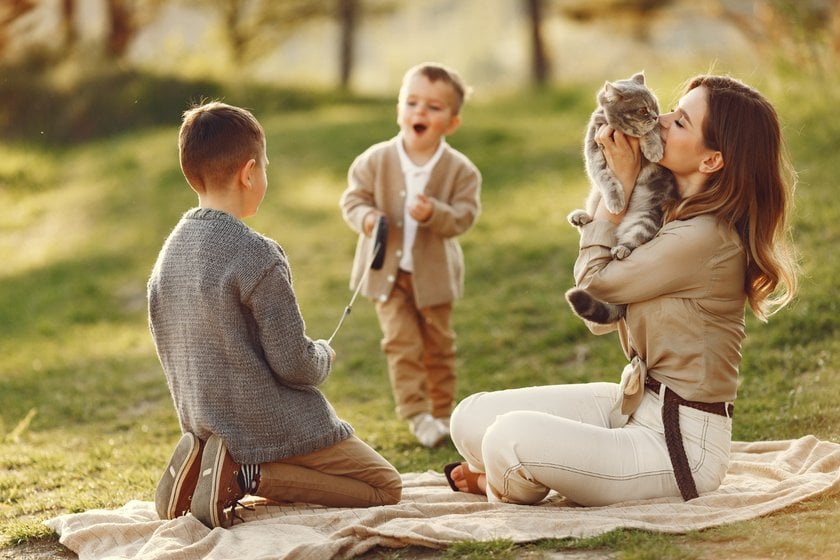 Family Photo Outfit Ideas Summer Style Guide | Skylum Blog(3)