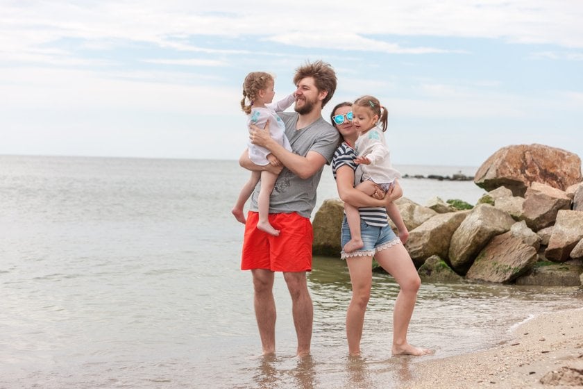 Family Photo Outfit Ideas Summer Style Guide | Skylum Blog(5)