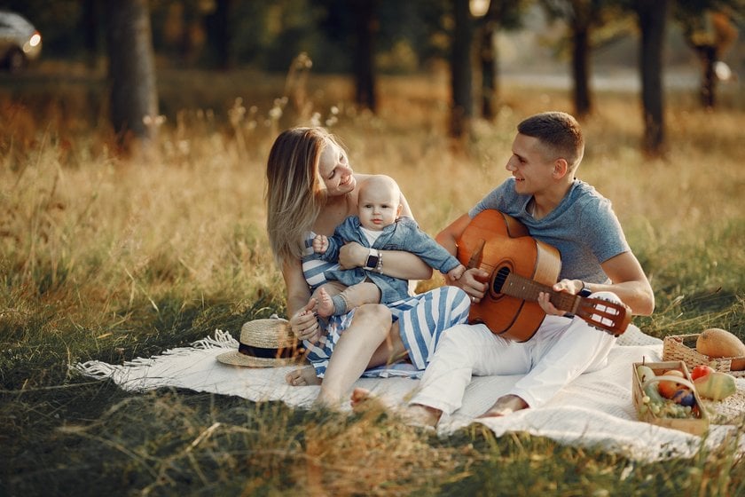 Family Photo Outfit Ideas Summer Style Guide | Skylum Blog(6)