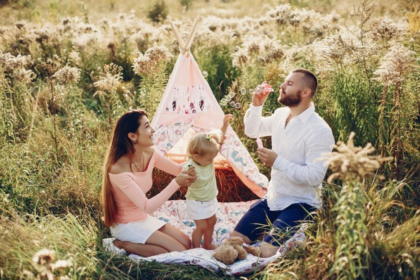 Family Photo Outfit Ideas Summer Style Guide | Skylum Blog(7)