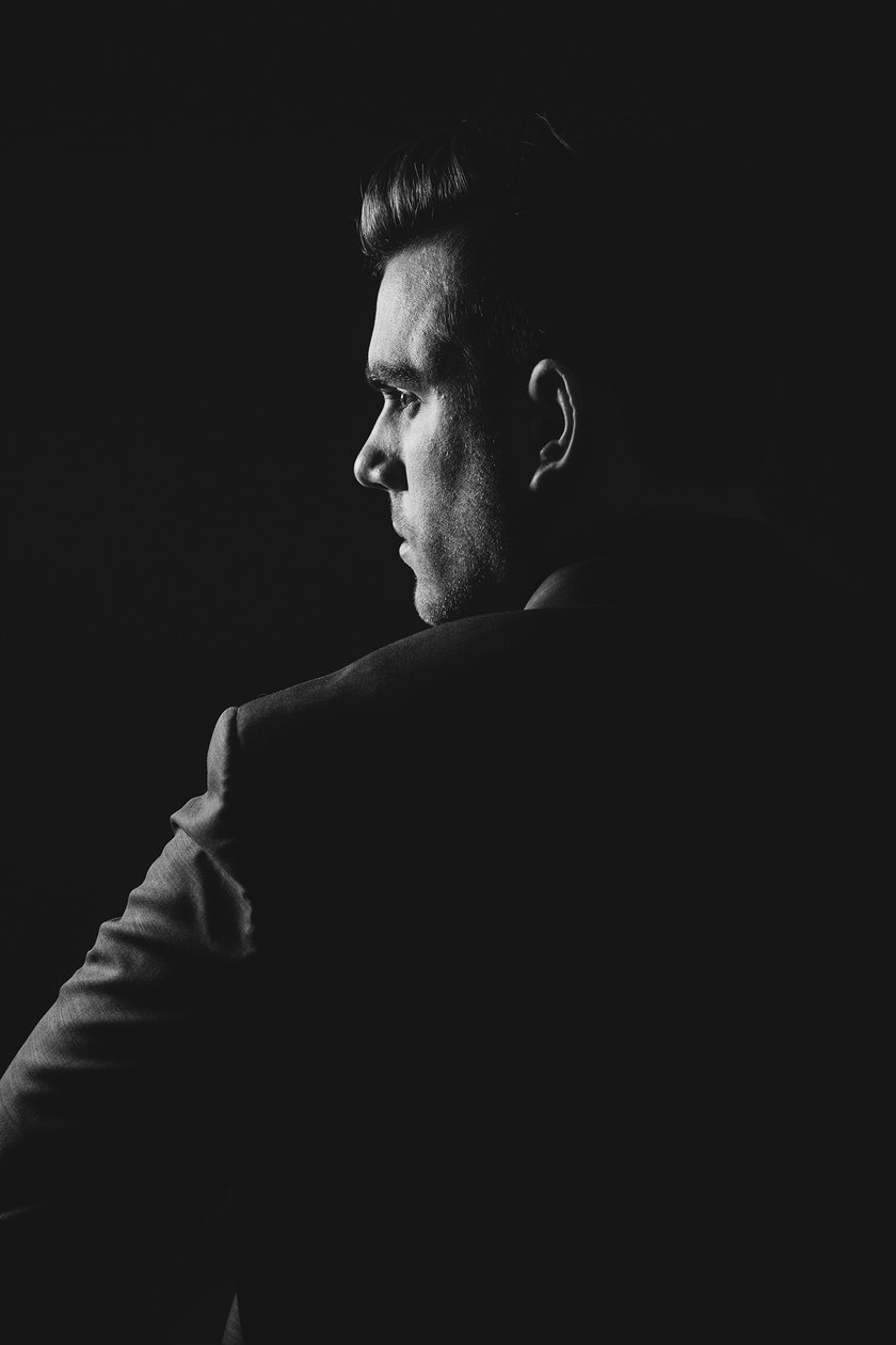Mastering Studio Portraits: From Idea to Final Shot | Skylum Blog(6)