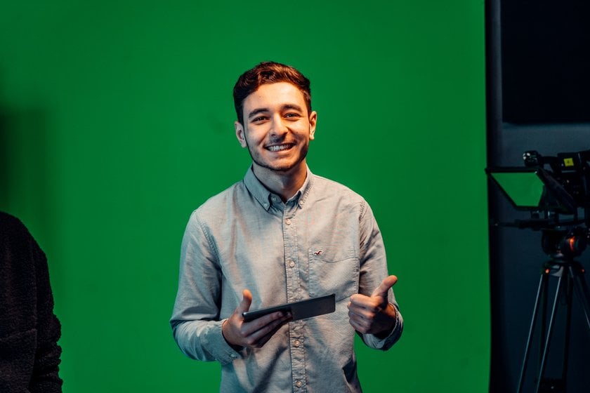 The 7 best free green screen apps for iPhone & Android in 2025 | Skylum Blog(6)