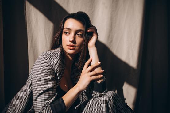 Indoor Portrait Photography: A Comprehensive Guide